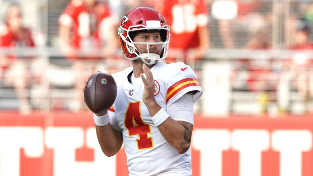 Kansas City Chiefs backup quarterback Chad Henne throws pass